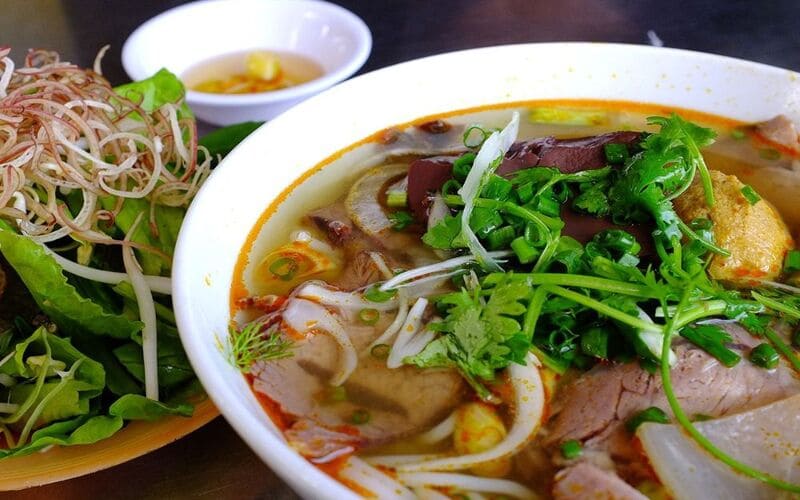 Top 10 quán bún bò ngon tại Sài Gòn